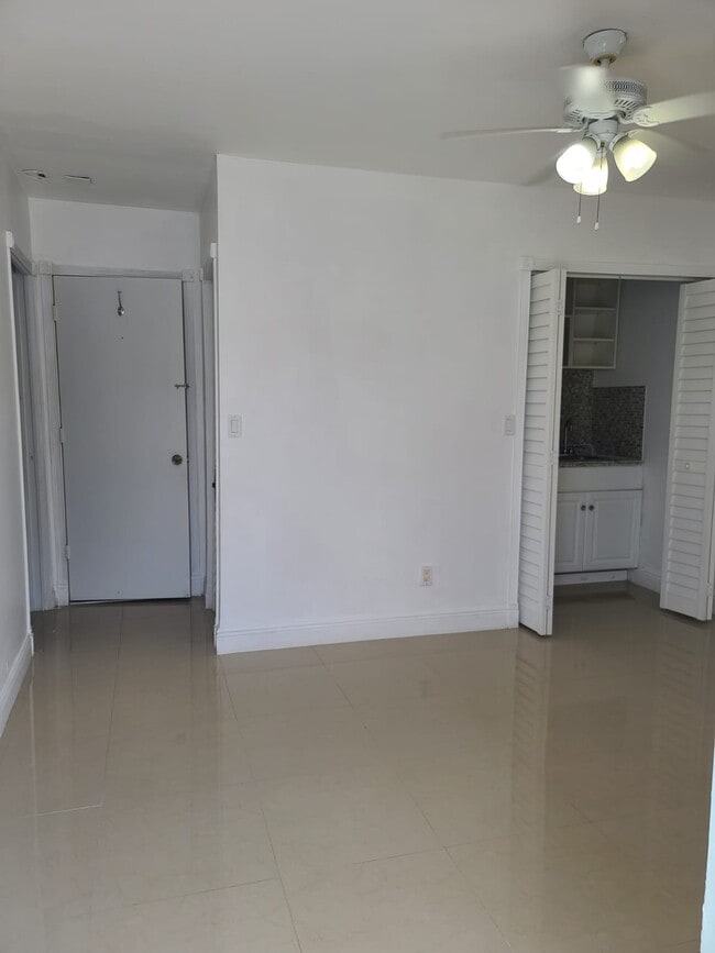 Building Photo - 17820 SW 113th Ave