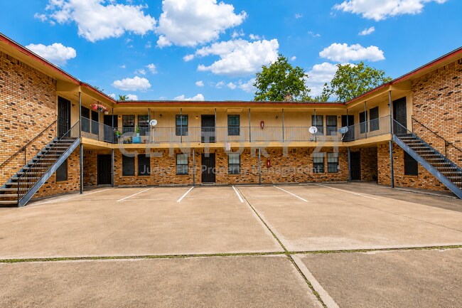 Foto del edificio - 1108 N Elm St