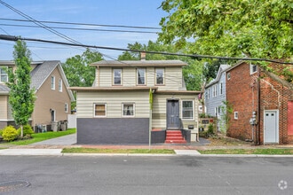 Building Photo - 647 N Delaware St