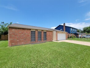 Building Photo - 8530 Quail Burg Ln