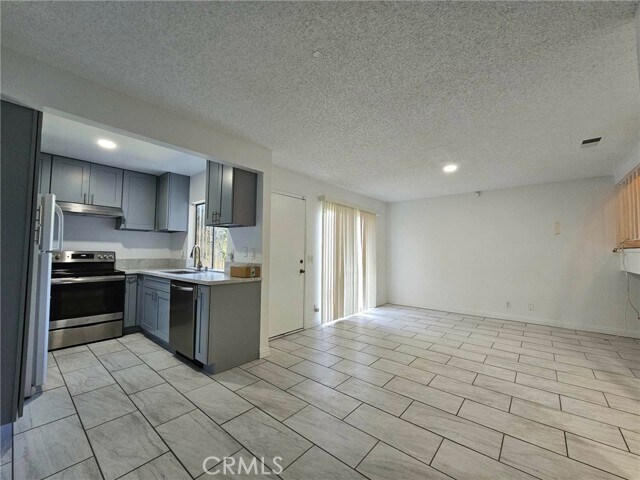 Building Photo - 13057 Kiwi Ln
