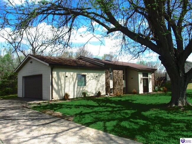 Foto del edificio - 609 Foxfire Rd