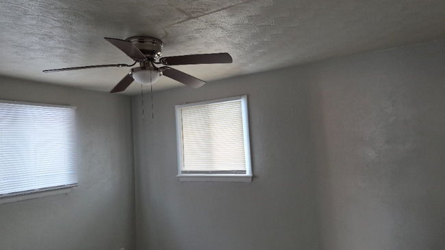 Foto del edificio - 262 E Nottingham Rd