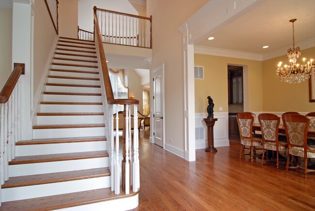 Building Photo - 1801 Chapel Ct