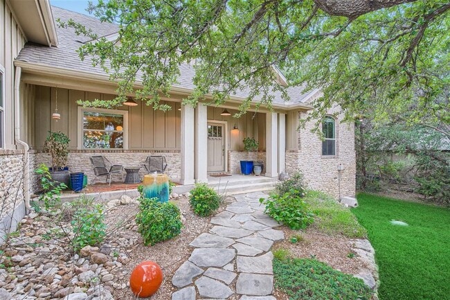 Building Photo - 21825 Briarcliff Dr