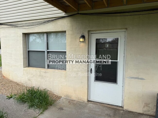 Photo - 1921 Meadowland Ln Apartment