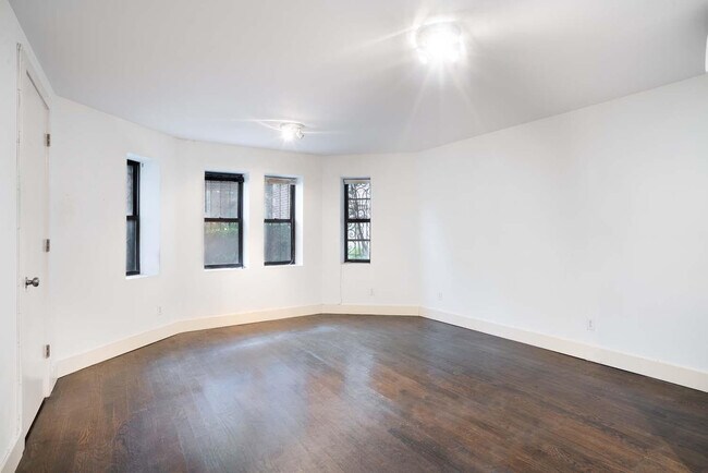 Building Photo - 825 Saint Marks Ave