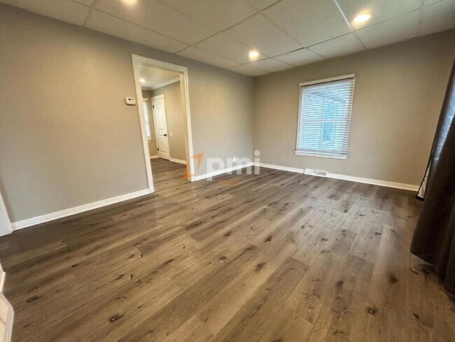 Foto del edificio - 336 N Wisconsin St