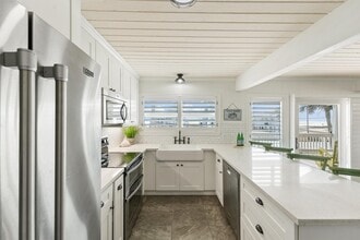 Building Photo - 16634 Jamaica Beach Rd