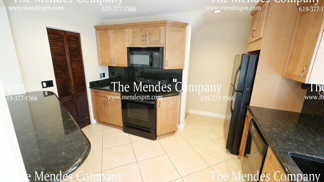 Building Photo - Brand New Carpet 2 bd/ 2 bth Two-Story Tow...