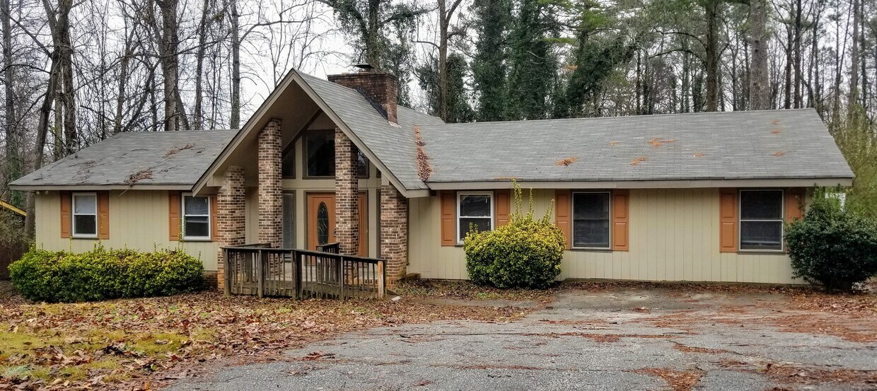 Primary Photo - 4 Bedroom 3 Bath Home