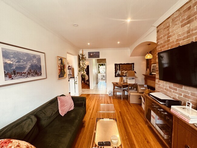 Building Photo - 20 Triller Ave