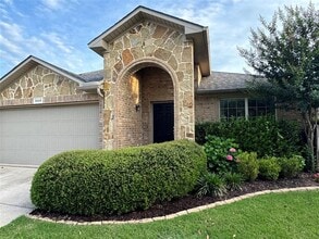Building Photo - 3025 Buckthorn Ln