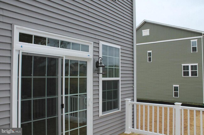 Building Photo - 10665 Hinton Way