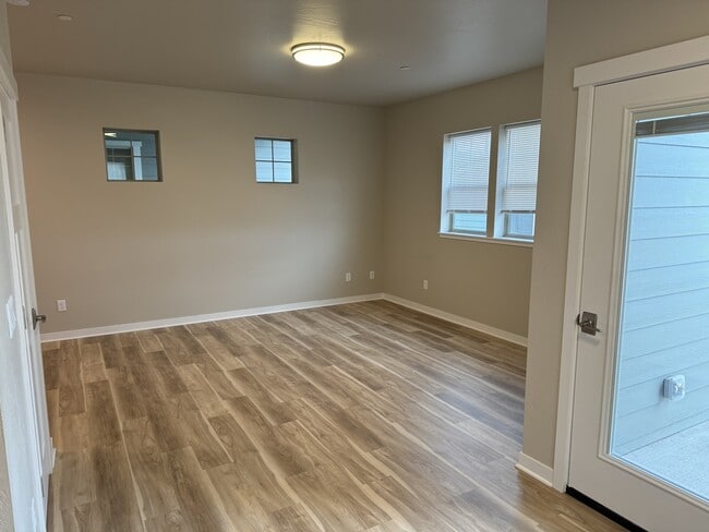 Building Photo - 441 Talent Ave