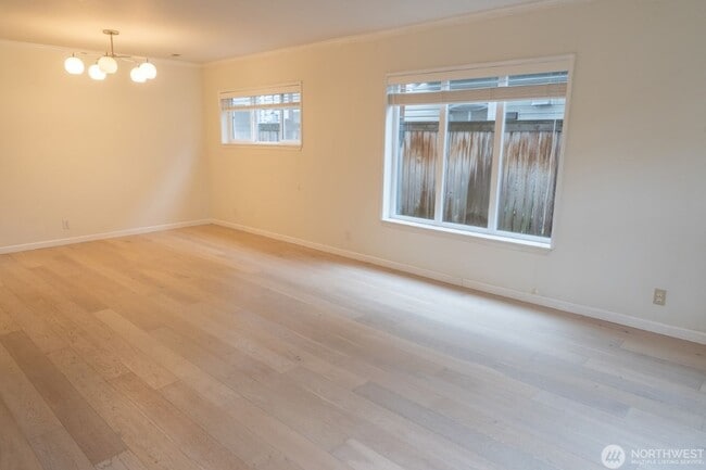 Building Photo - 3Bd/1.5Ba Seattle House