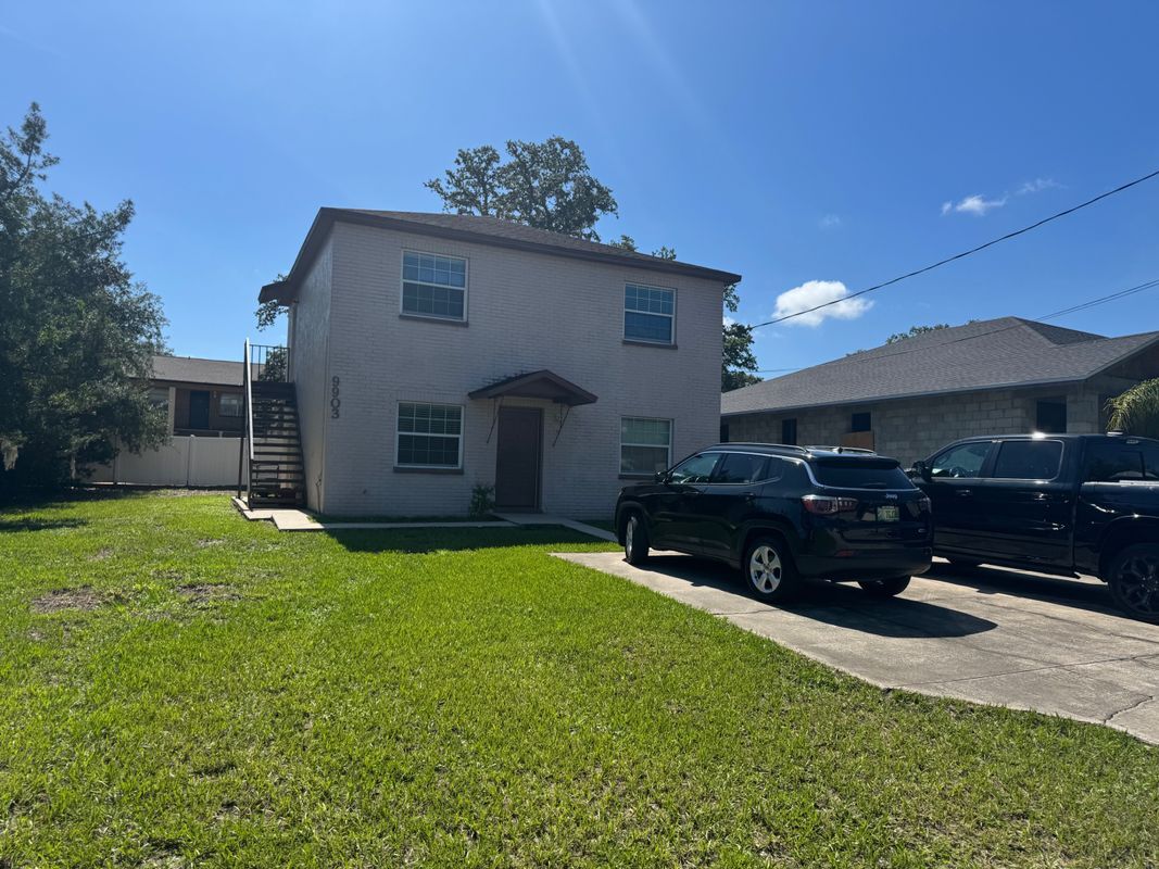 Foto principal - 9903 N Myrtle St