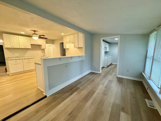 Foto del edificio - 612 Guy St NW