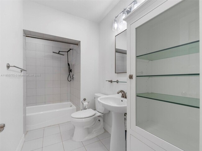 Foto del edificio - 4850 SW 5th Terrace