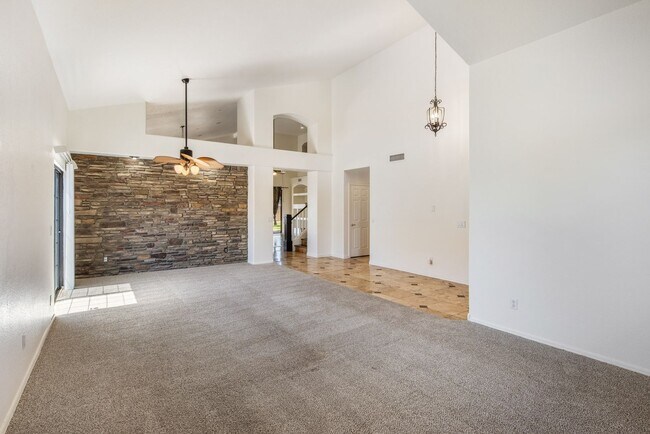 Foto del edificio - OCOTILLO LAKE FRONT HOME WITH POOL AND SPA...