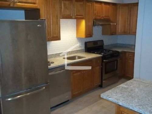Foto principal - 114 Glenville Ave