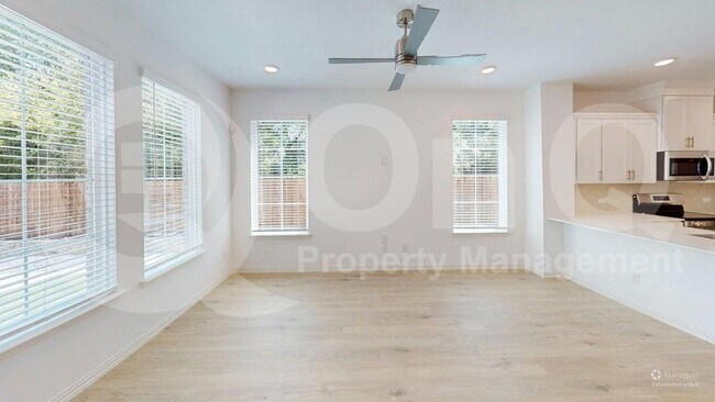 Foto del edificio - 4701 Stirring