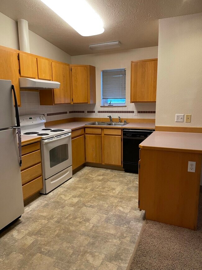 Foto del edificio - 604 2nd Street, Unit 7