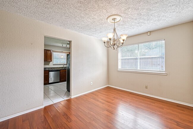 Foto del edificio - 442 Redway Ln