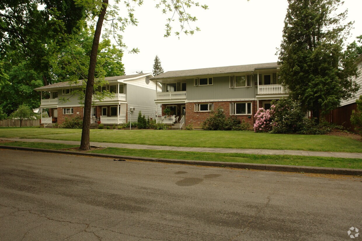 Foto del edificio - 722-724 E Coeur D' Alene Ave