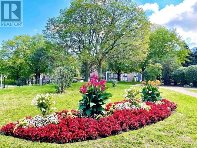 Building Photo - 30 Fashion Roseway