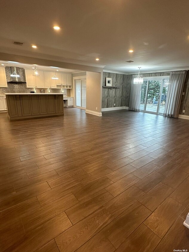 292 Vista Dr, Jericho, NY 11753 Condo for Rent in Jericho, NY