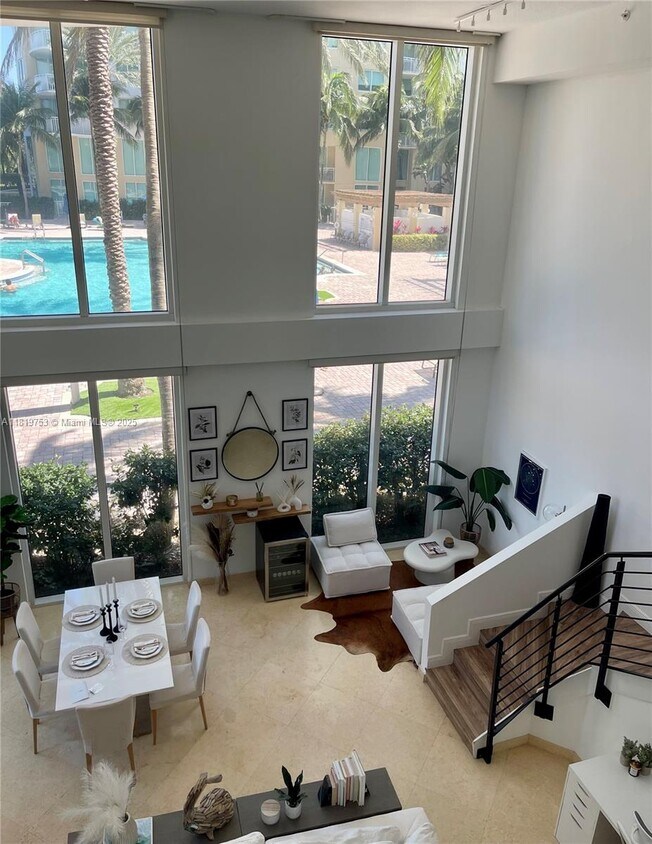 Foto principal - 1745 E Hallandale Beach Blvd