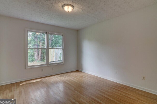 Foto del edificio - 2218 Wellington Cir