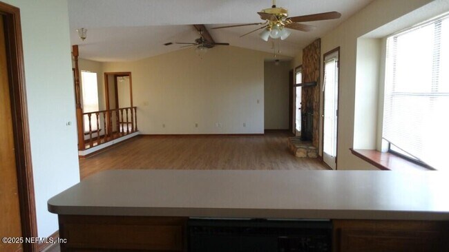 Building Photo - 1389 Pawnee St