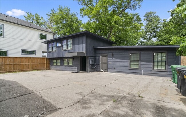 Building Photo - 6810 Del Rio St