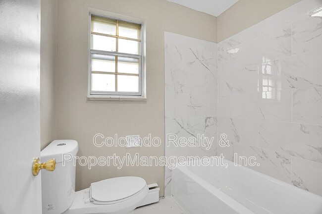 Foto del edificio - 16432 E 13th Pl