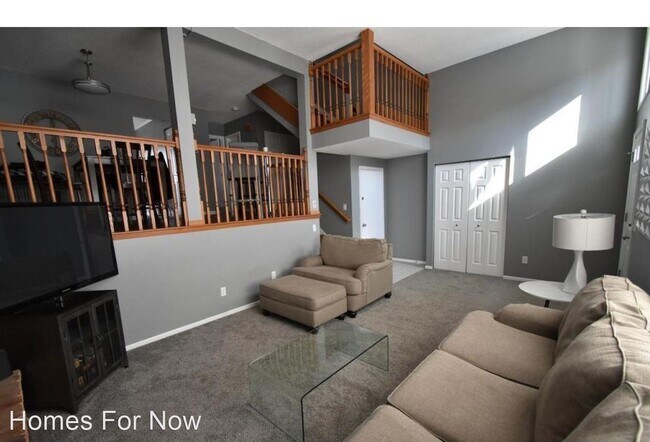 Building Photo - 3 br, 2.5 bath House - 7331 W Franklin Ave