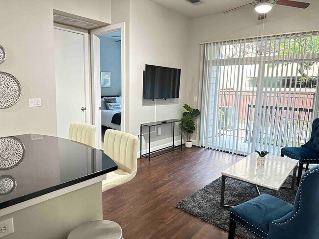 Foto del edificio - 12848 Queensbury Ln