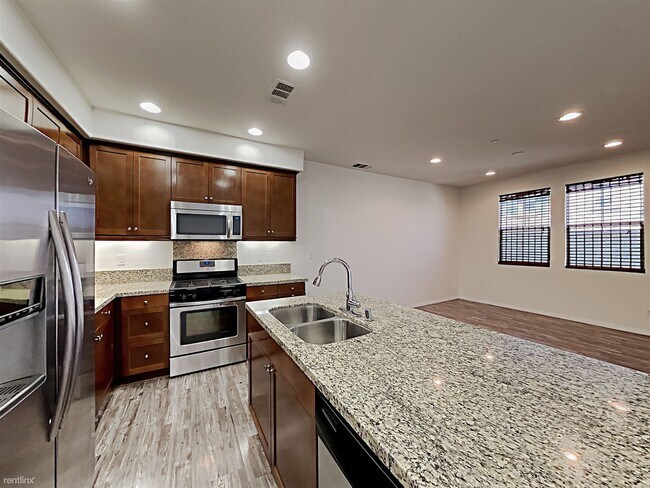 Building Photo - 3 br, 2.5 bath House - 302 Calle Rayo