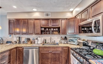 Building Photo - 29 Shore Dr