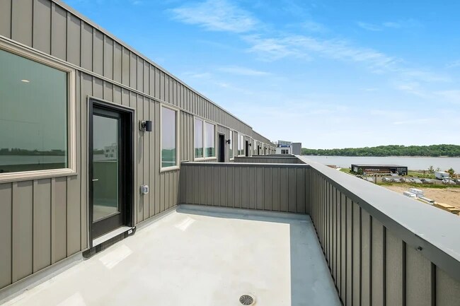 Foto del edificio - 3001 Schirra Ln