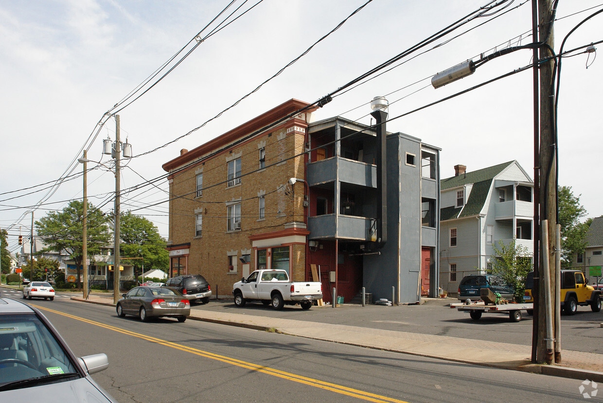 Foto del edificio - 165-169 Park Rd