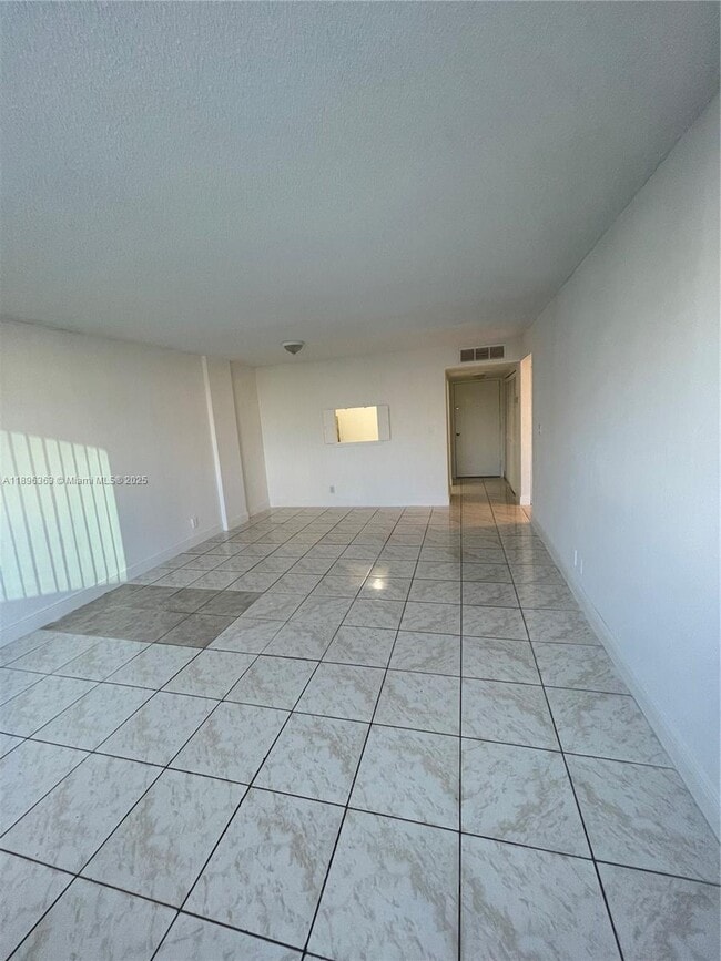 Building Photo - 9143 SW 77th Ave