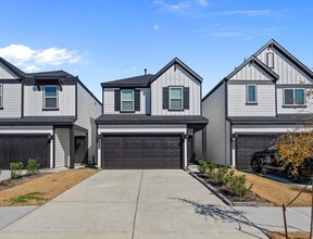 Building Photo - 3215 Rainwood Gate Dr