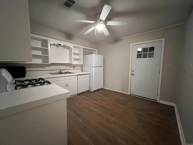 Foto del edificio - 7005 E Wakefield Dr