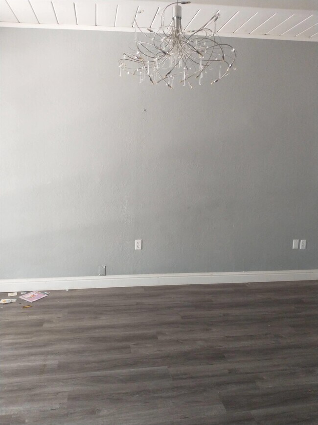 Building Photo - 410 S Orange Ave