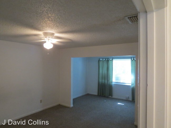 Building Photo - 2025 San Marcos Dr SE