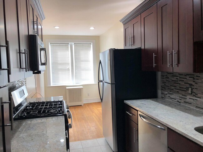 Foto del edificio - 218 Broad Ave