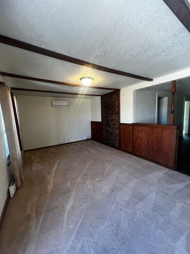 Foto del edificio - 2BD/1 BA Duplex