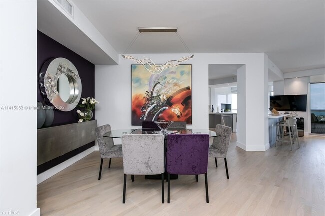 Building Photo - 3 br, 2.5 bath Condo - 21050 NE 38th Ave A...